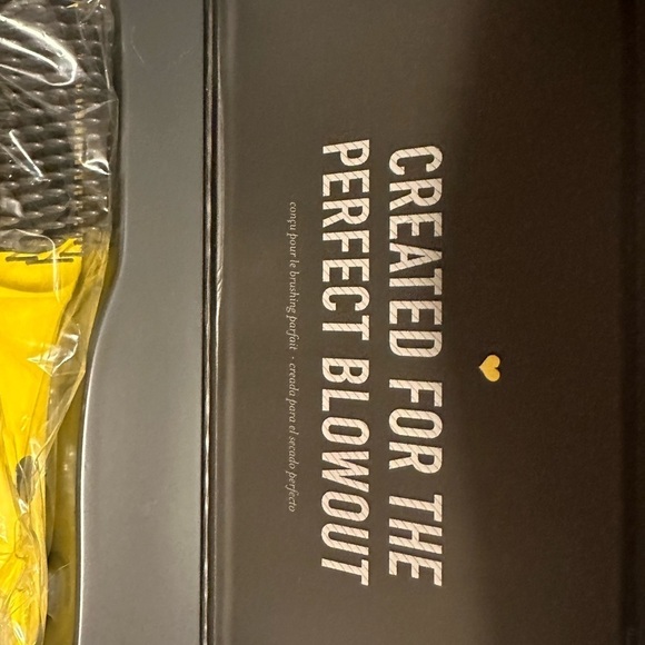 COPY - COPY - Drybar The Brush Crush Heated Straightening Brush Brand new! - Picture 3 of 9